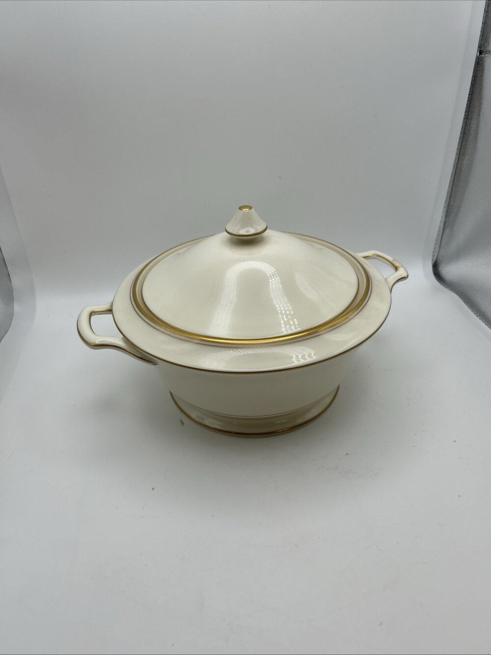 Mikasa Vintage Gold Royale Casserole Dish.